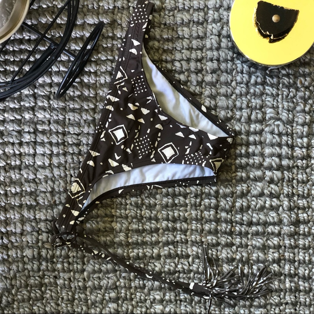 Quicksilver Brazilian Bikini bottom. Small.